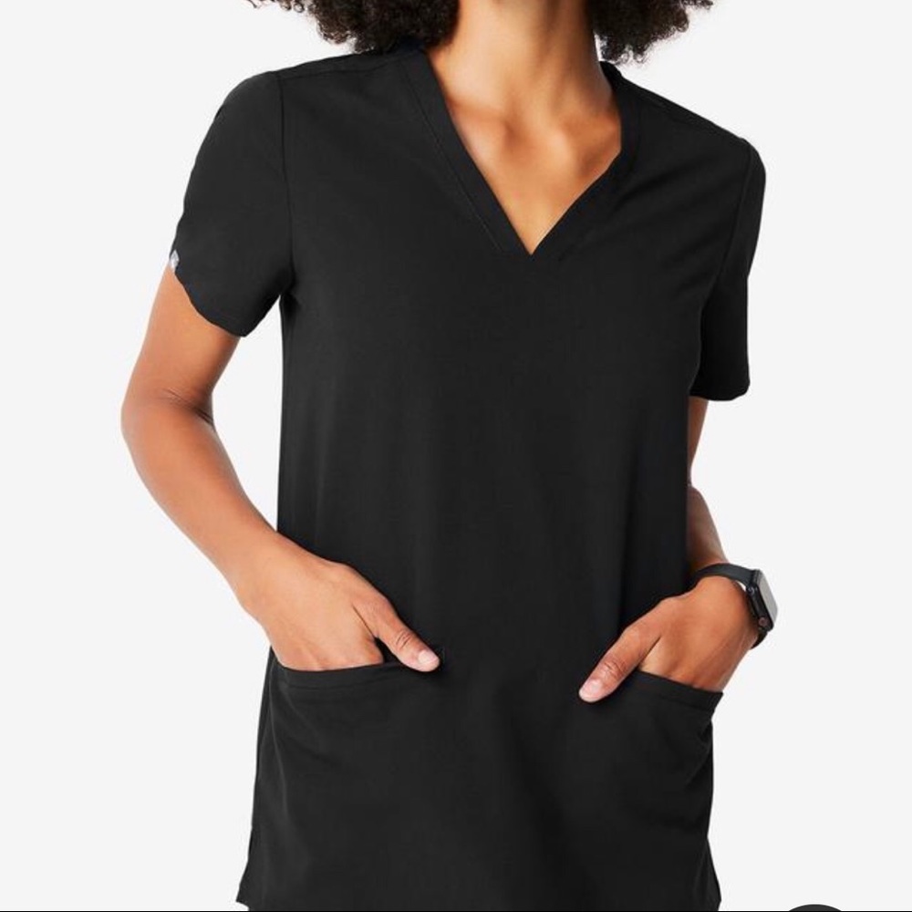 FIGS 3 Pocket black scrub top
